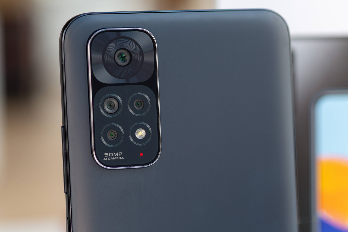 مجموعه دوربین های گوشی شیائومی مدل Redmi Note 11 شامل چهار لنز با رزولوشن های 50، 8، 2 و 2 مگاپیکسلی
